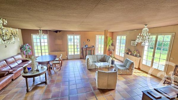 Maison à vendre  8 pièces - 211 m 2   PAU  - 64