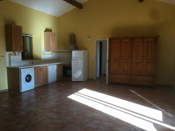 Maison à louer    3 pièces •    Valensole