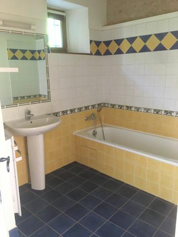 Maison à louer    3 pièces •    Valensole