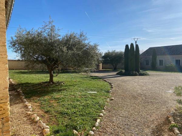 Maison à louer    3 pièces •    Valensole