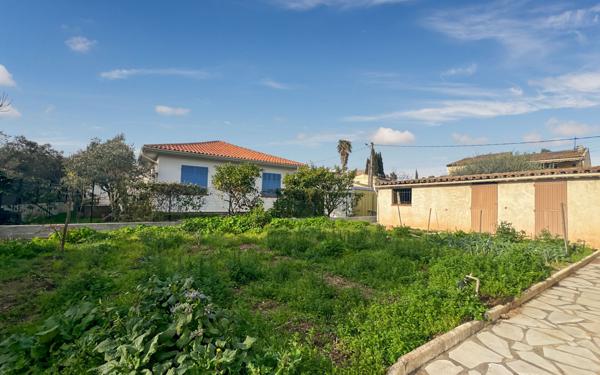 Maison à vendre    2 pièces •  Fréjus