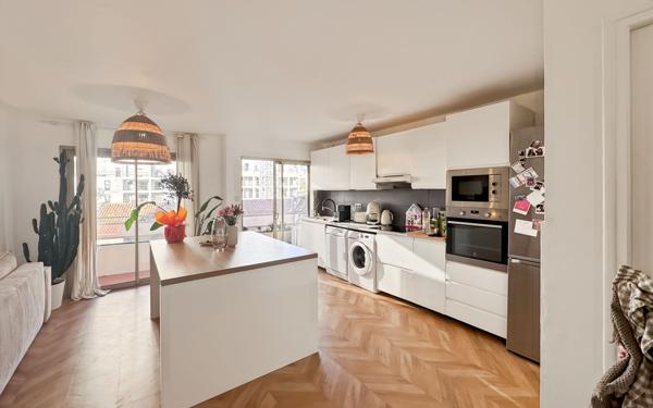 Appartement à vendre    2 pièces • 60 m2 Toulon