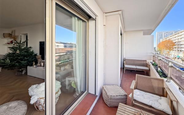 Appartement à vendre    2 pièces • 60 m2 Toulon