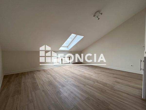 Location Studio 13.56 m² - 7 RUE EDOUARD GRIMAUX Poitiers 86000
