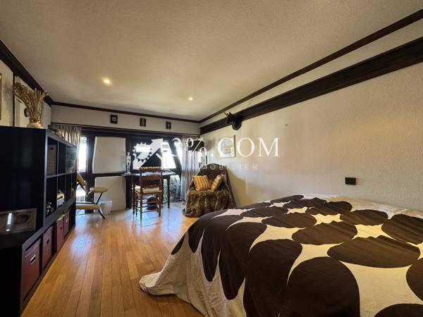 Maison 7 pièce(s) 5 chambre(s) 328 m²