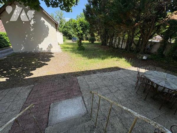 Maison bourgeoise à vendre à Salbris (41) à deux pas du coeur de ville et de la place du marché...