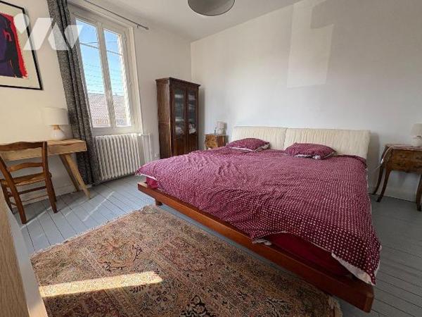 Maison bourgeoise à vendre à Salbris (41) à deux pas du coeur de ville et de la place du marché...