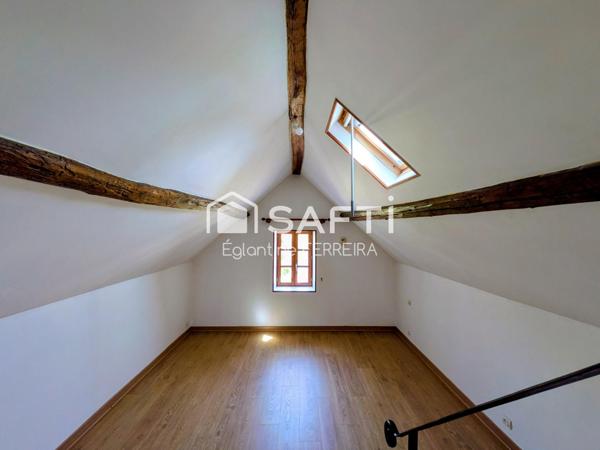 AXE ISSOUDUN/ LIGNIERES, à 15 minutes d' ISSOUDUN, Maison de hameau de 100m² environ avec jardin