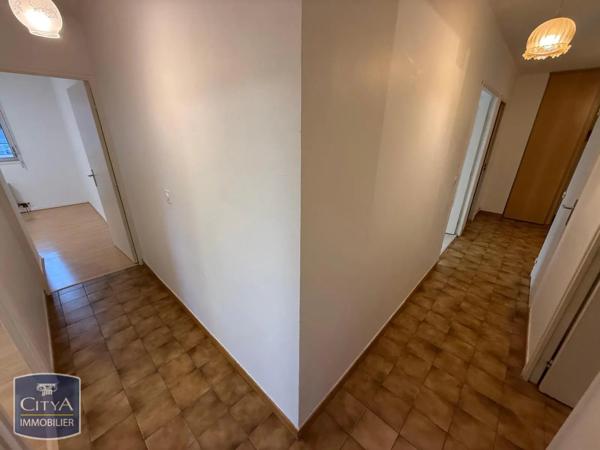 Appartement à louer 4 pièces 83.24m²