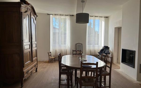 Maison à vendre    7 pièces •  Pont-l'Abbé-d'Arnoult