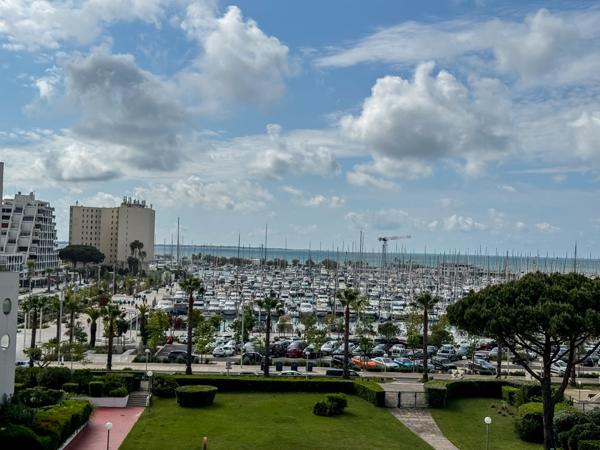 La Grande-Motte (34280) LA GRANDE MOTTE 34280 - Studio meublé - Vue Mer - Stationnement