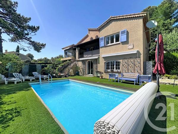 Maison à vendre  5 pièces - 183 m 2   LES ISSAMBRES  - 83