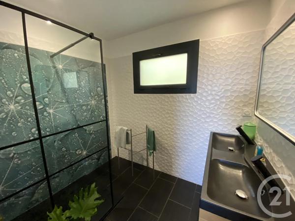 Maison à vendre  5 pièces - 183 m 2   LES ISSAMBRES  - 83