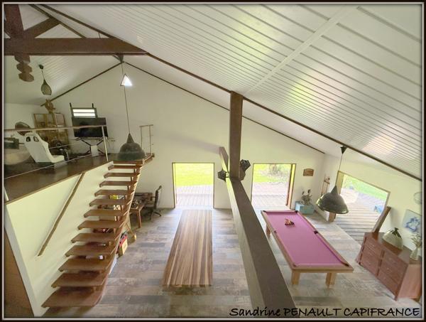 A VENDRE A SINNAMARY UNE MAGNIFIQUE MAISON T4 DE 193 m² SUPERFICIE TERRAIN 6 HECTARES - AU PRIX DE 475 000 €.