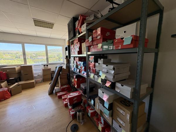 Aubagne (13400) Bureau 64m2 - Aubagne / Camps Major