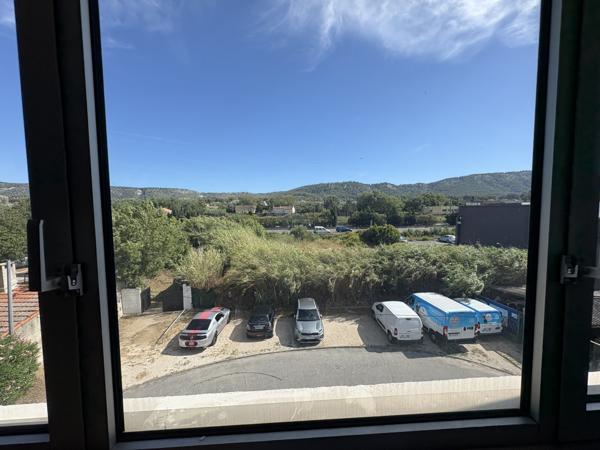 Aubagne (13400) Bureau 64m2 - Aubagne / Camps Major