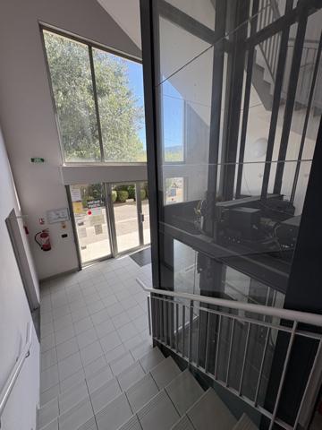 Aubagne (13400) Bureau 64m2 - Aubagne / Camps Major