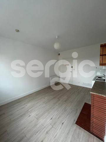 Location 1 Pieces 17 80000 Amiens 25 0526 01 0002