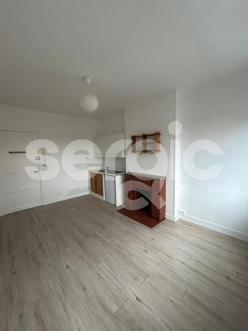 Location 1 Pieces 17 80000 Amiens 25 0526 01 0002