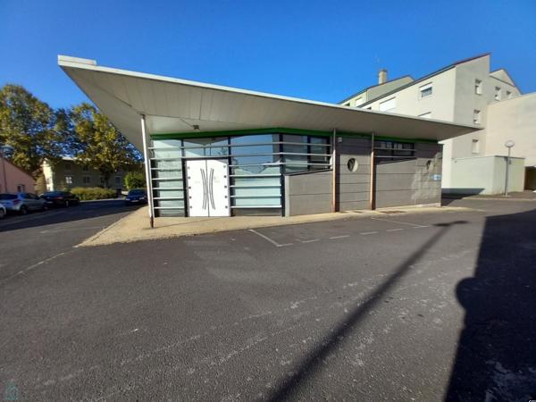 THIERS 63300 Local commercial 225m²