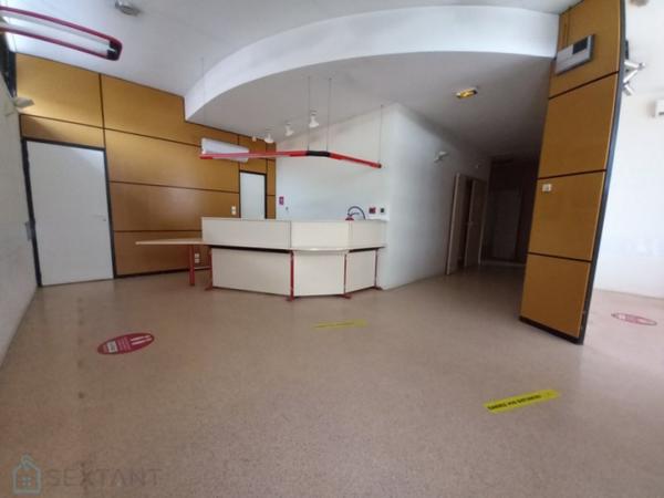 THIERS 63300 Local commercial 225m²