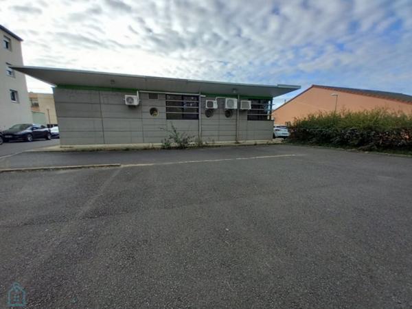 THIERS 63300 Local commercial 225m²