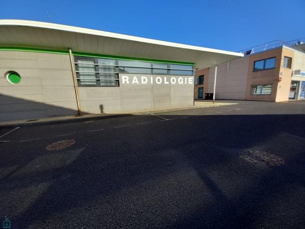 THIERS 63300 Local commercial 225m²