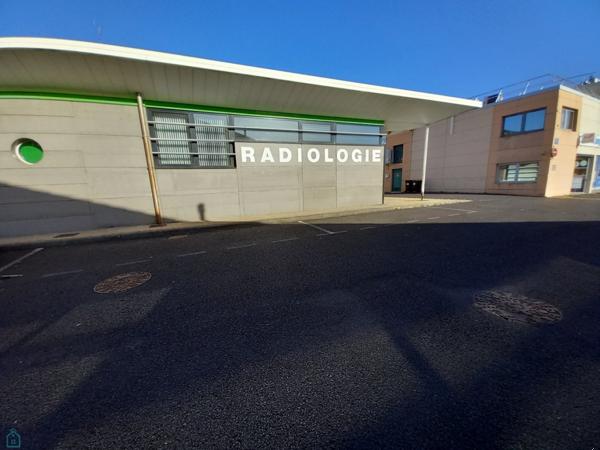 THIERS 63300 Local commercial 225m²