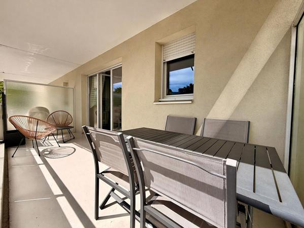 La Beaujoire - Dans petit collectif récent, appartement deux pièces très lumineux. Grand balcon, garage en sous-sol.