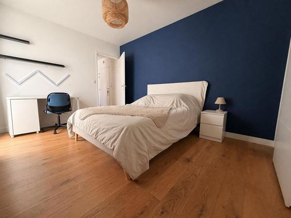 La Beaujoire - Dans petit collectif récent, appartement deux pièces très lumineux. Grand balcon, garage en sous-sol.