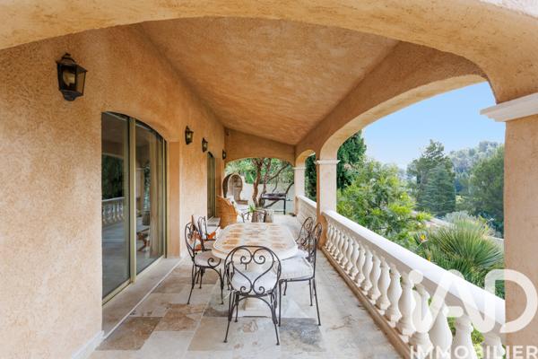 Maison à vendre 6 pièces 203 m² Pégomas