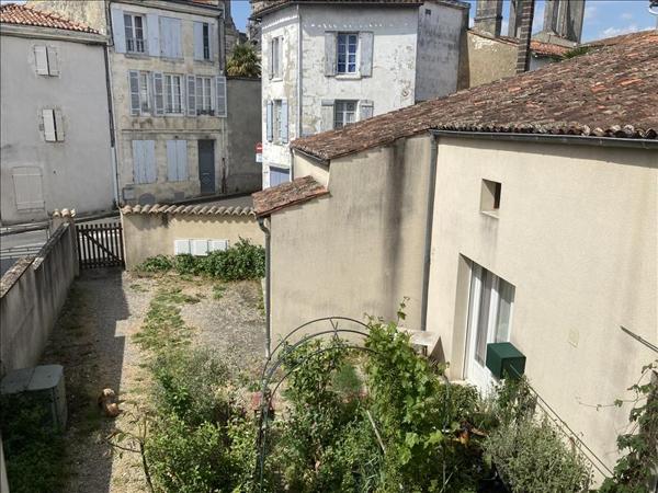 Immeuble à vendre |  Saint-Jean-d'Angély |  222 m²