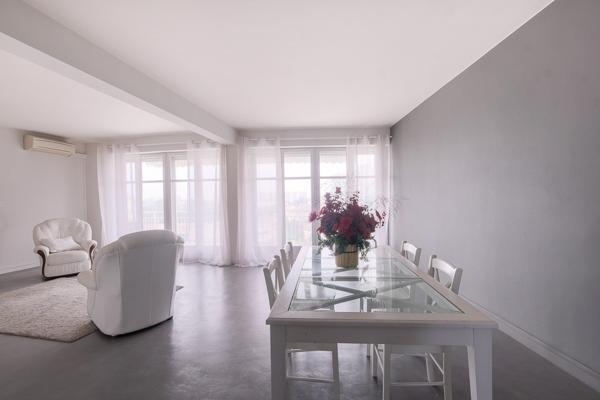 BORDEAUX PARC BORDELAIS APPARTEMENT TROIS CHAMBRES ASCENSEUR CAVE ET PARKING