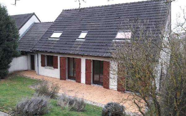 Maison à louer    7 pièces •  Vaux-le-Pénil