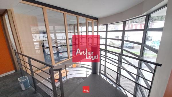 Bureaux à louer Grenoble terrasse commune de 400m² et parkings sécurisés
