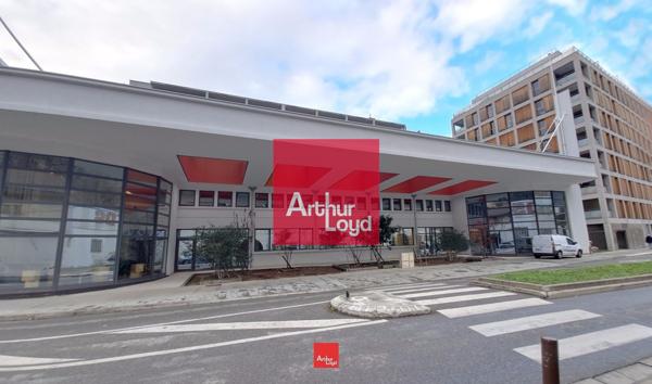 Bureaux à louer Grenoble terrasse commune de 400m² et parkings sécurisés