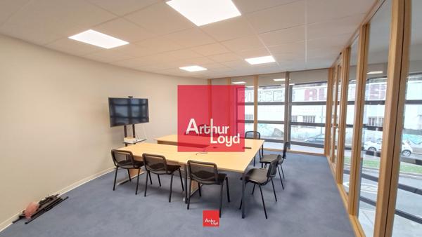 Bureaux à louer Grenoble terrasse commune de 400m² et parkings sécurisés