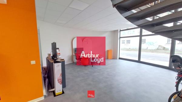 Bureaux à louer Grenoble terrasse commune de 400m² et parkings sécurisés