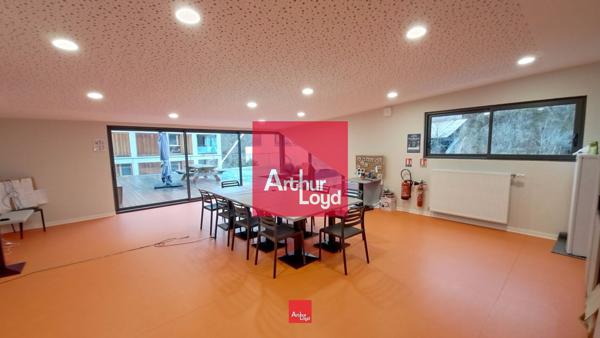 Bureaux à louer Grenoble terrasse commune de 400m² et parkings sécurisés