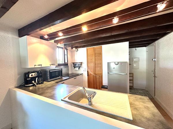 APPARTEMENT TYPE2 LUMINEUX PARKING PROCHE CENTRE VILLAGE ET THERMES