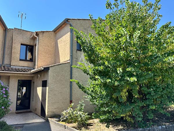 APPARTEMENT TYPE2 LUMINEUX PARKING PROCHE CENTRE VILLAGE ET THERMES