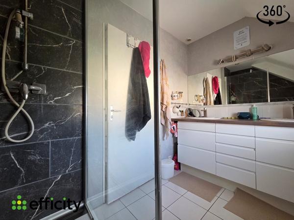 Maison
         6 pièces
        - 115 m² 372 900 € *