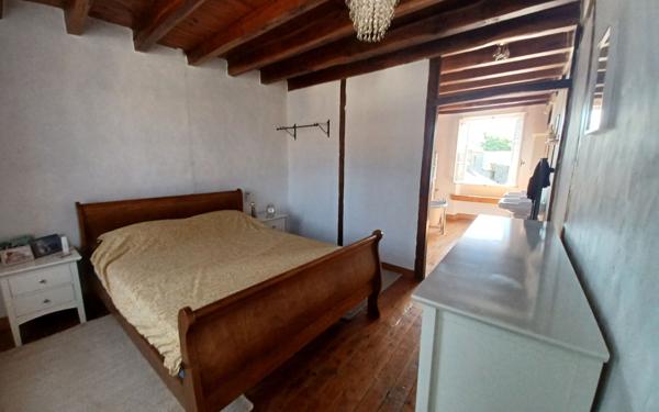 Maison à vendre    6 pièces •  Saint-Léger-Magnazeix