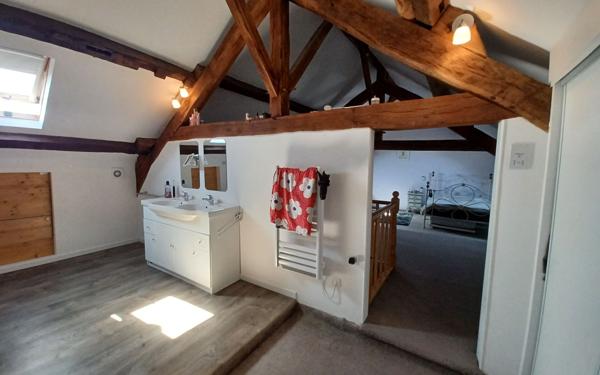 Maison à vendre    6 pièces •  Saint-Léger-Magnazeix