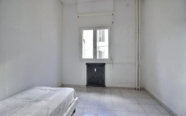 Appartement à vendre    3 pièces • 56 m2 Marseille 6