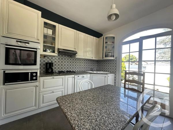 Maison à vendre  7 pièces - 179,61 m 2   ST VULBAS  - 01