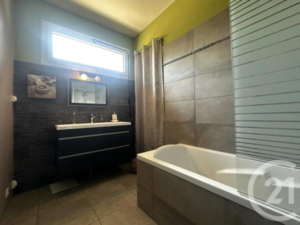 Maison à vendre  7 pièces - 179,61 m 2   ST VULBAS  - 01