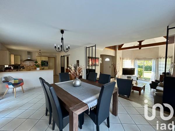 Maison à vendre 6 pièces 170 m² Neuillé