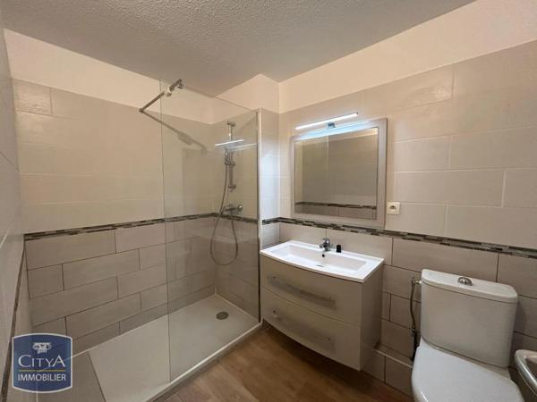 Appartement à louer 2 pièces 49.3m² Fréjus (83600)