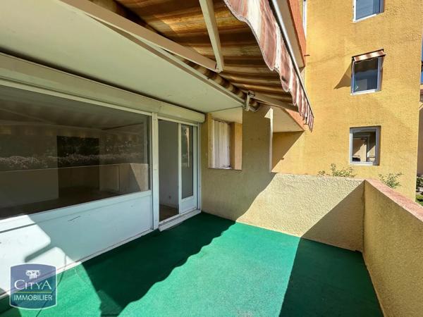 Appartement à louer 2 pièces 49.3m² Fréjus (83600)
